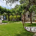 La Bastide Des Muriers Hotel