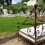 Hotel La Bastide Des Muriers