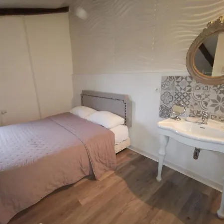La Bastide Des Muriers فندق