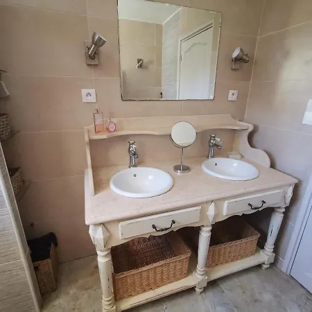 La Bastide Des Muriers 3*