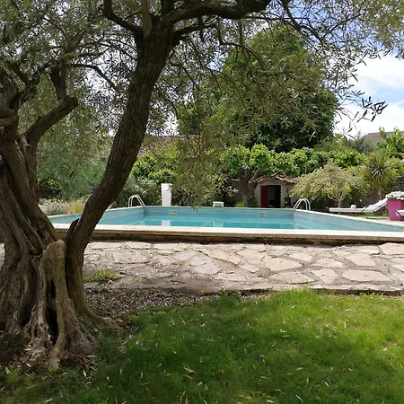 La Bastide Des Mûriers Hotel 3*
