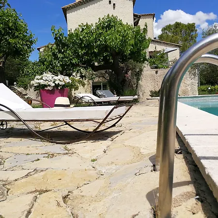 Hotel La Bastide Des Mûriers 3*