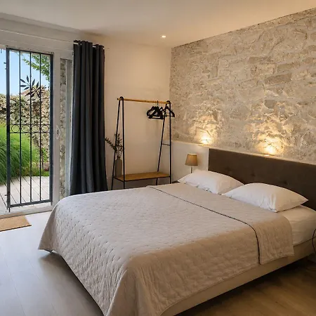 Hotel La Bastide Des Mûriers Deaux