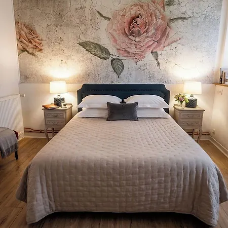 La Bastide Des Mûriers Hotel 3*