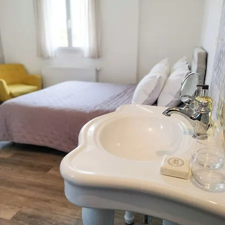 La Bastide Des Mûriers Hotel 3*