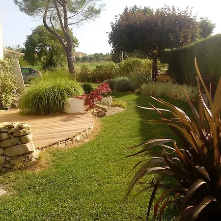 La Bastide Des Muriers Otel 3*