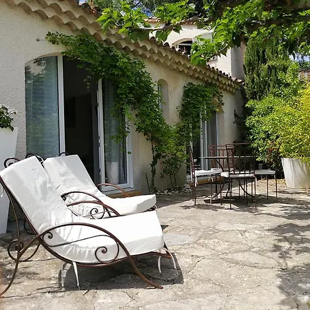 La Bastide Des Muriers 3*