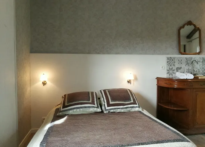 Hotel La Bastide Des Mûriers 3*